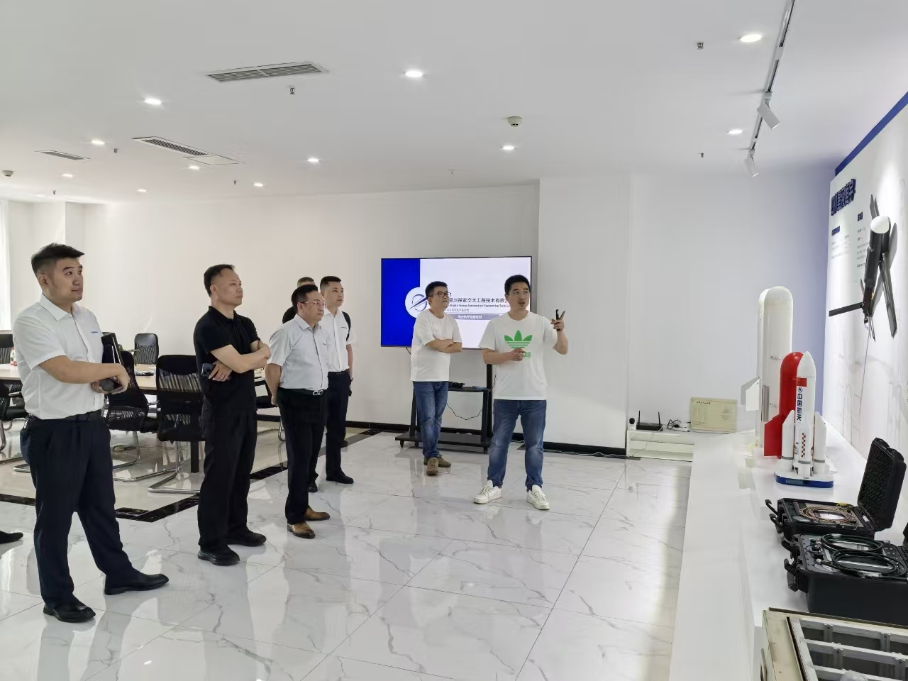 科芯智谷董事长一行赴四川星河恒宇空间技术有限责任公司考察